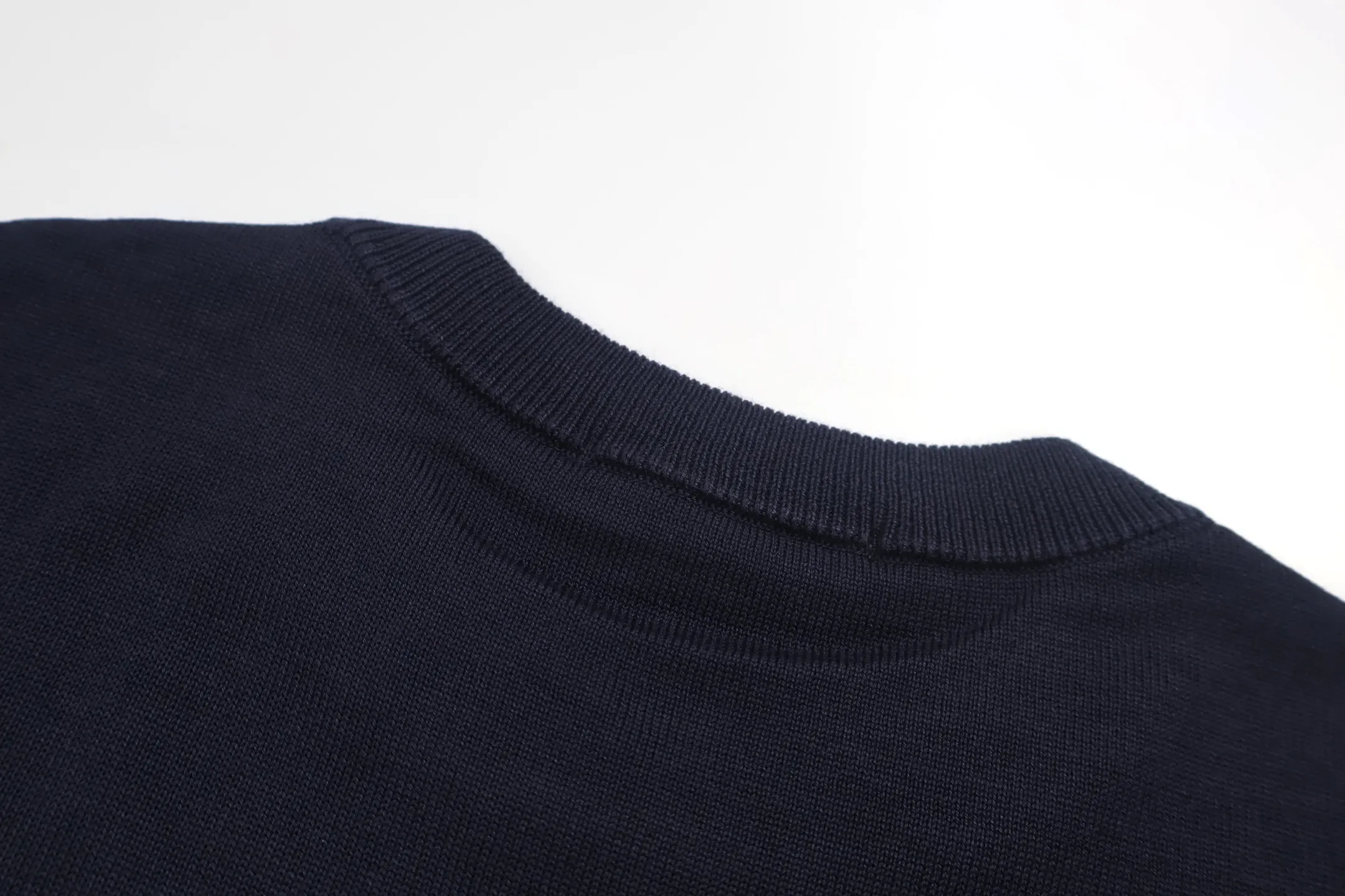 Moncler （Navy Blue ） 5550 ， Navy Blue ， 。 16 。 logo ， 。 Size:M/L/XL/XL